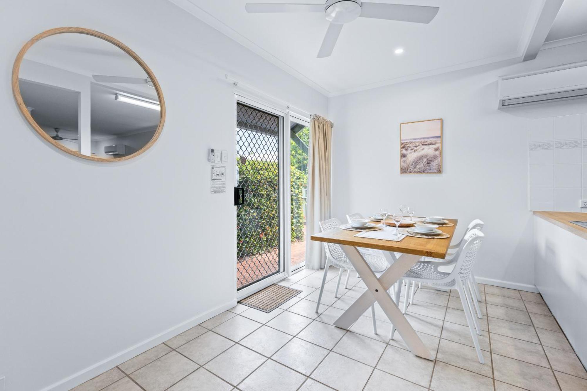 Cable Beachside Villas Μπρουμ Εξωτερικό φωτογραφία